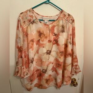 Alfred Dunner Peach & Cream Floral Ruffle-Sleeve Blouse